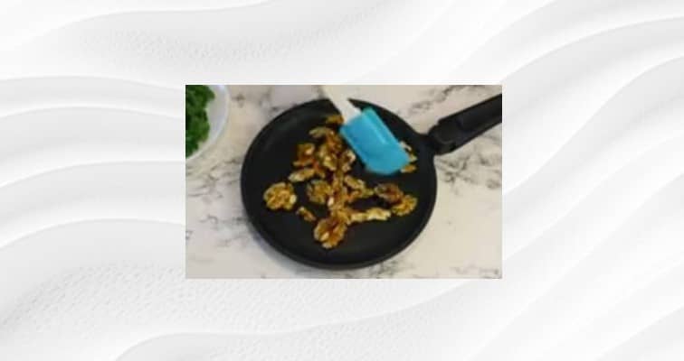 Приготовление паштета из баклажанов с грецкими орехами и чесноком: шаг 3