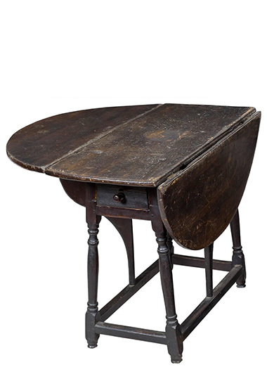 Стол-«бабочка» 1730 год