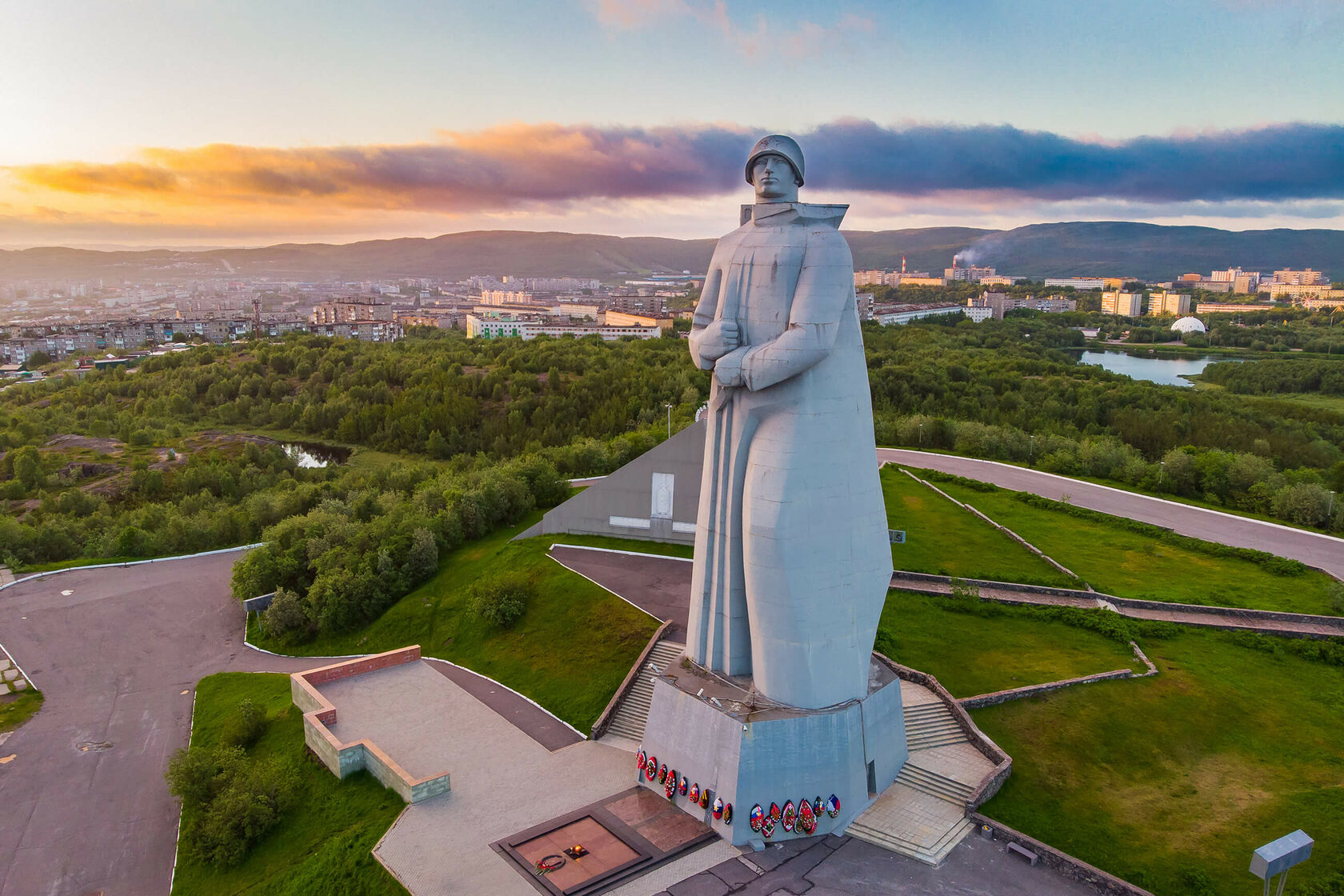 Город герой мурманск фото