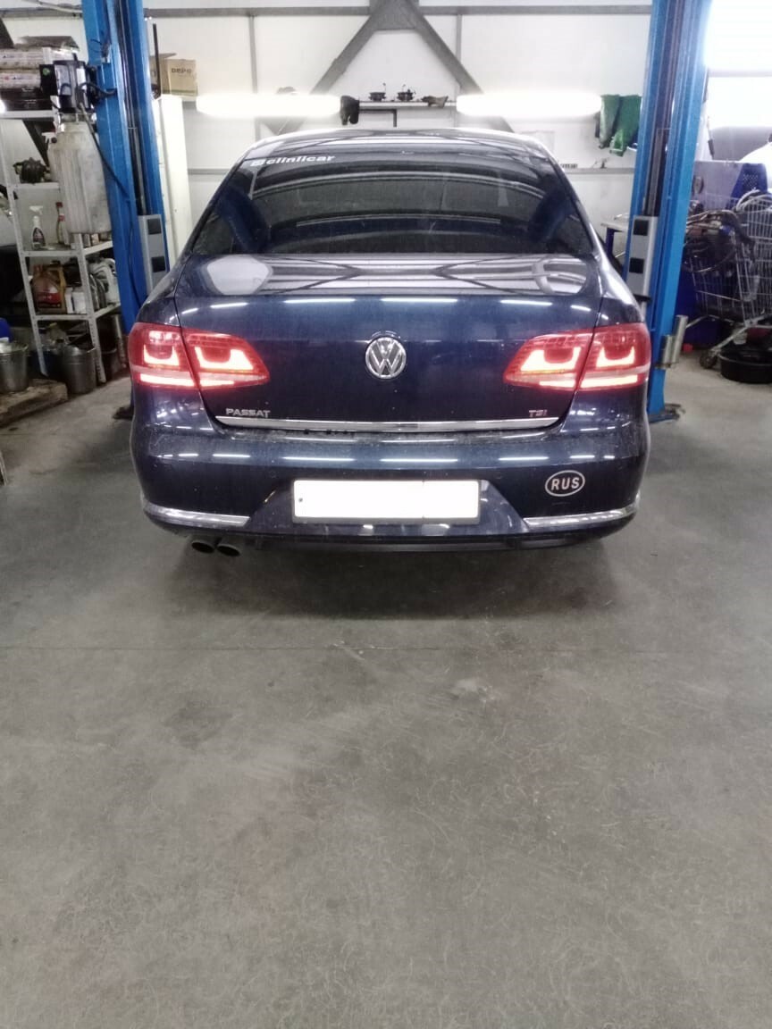 VW Passat 1