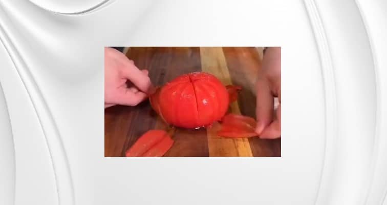 Приготовление шакшуки с мясом, помидорами и фетой: шаг 4