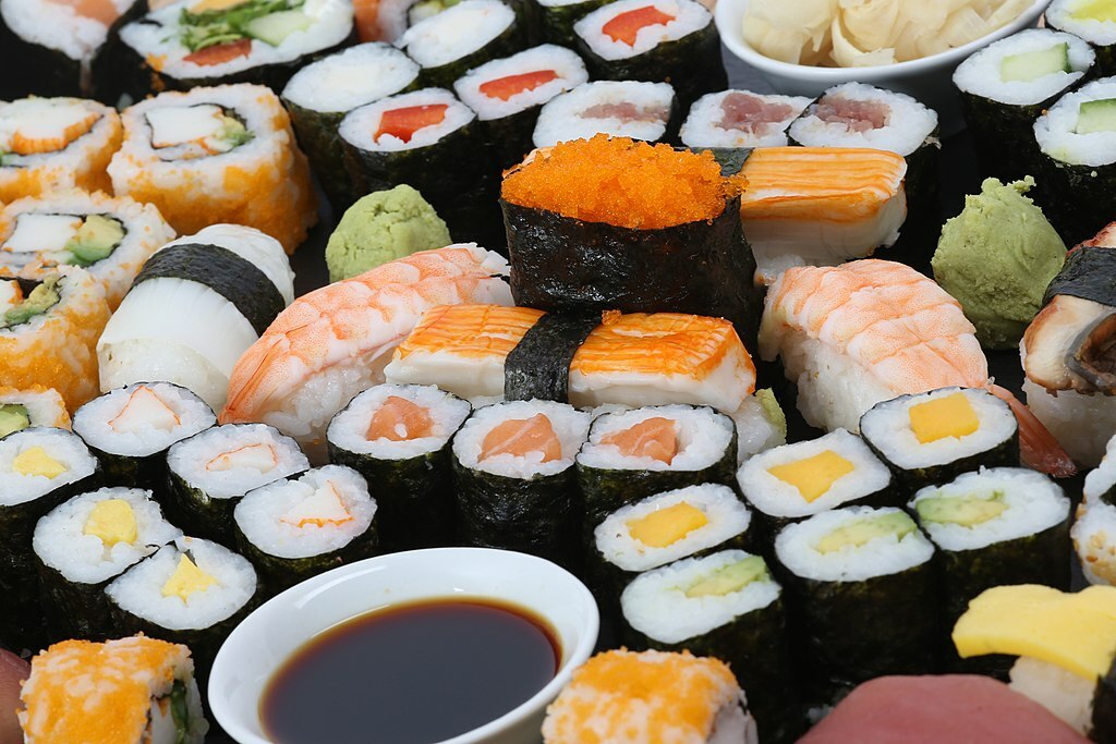 Где самые вкусные роллы. Народные суши. Суши категории. Широко суши. Еда в Южной Корее суши.