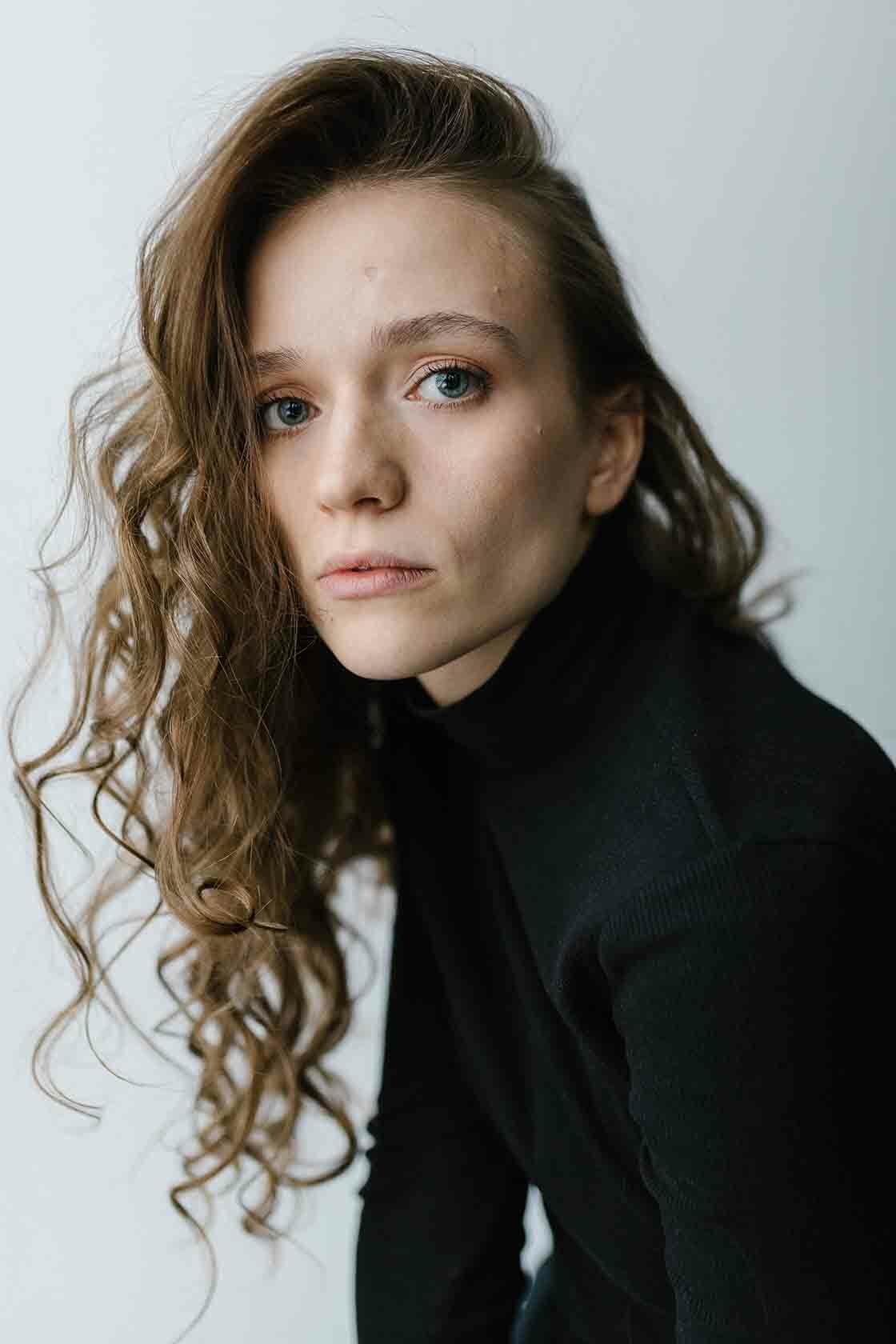 актрисы 26 лет. актриса 41. потапова елизавета николаевна. руби дагналл скам. актрисы 26 лет.