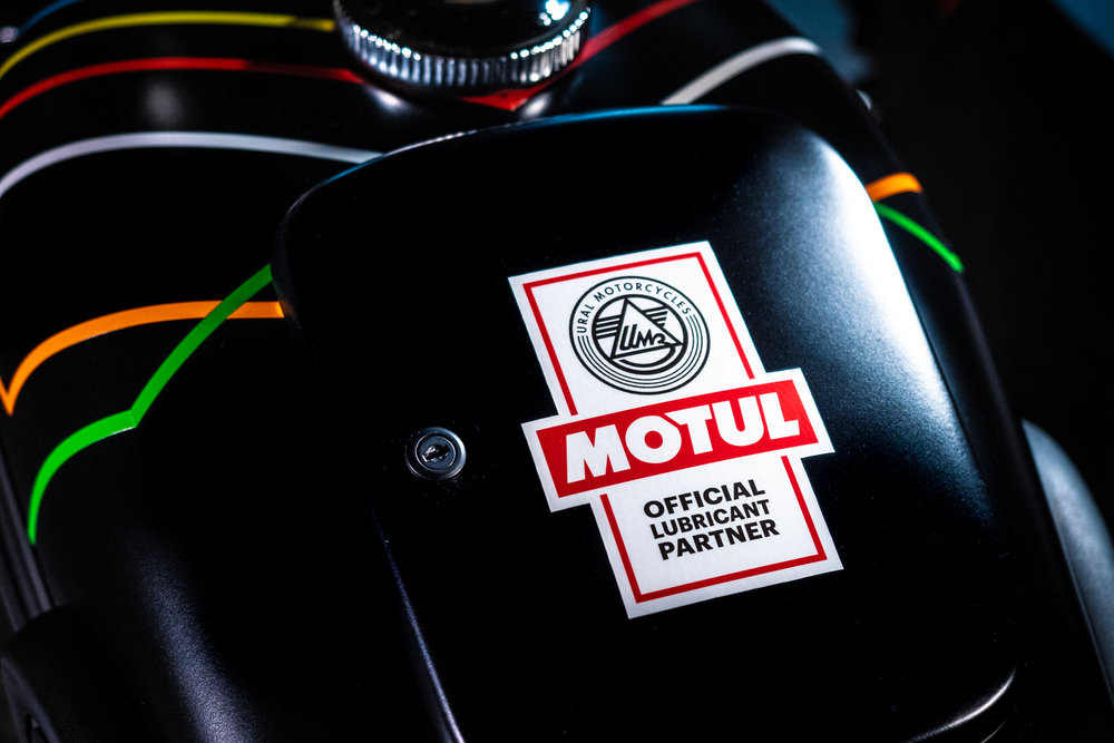 Motul на приору