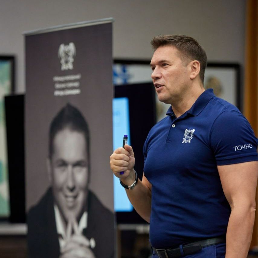 Тренинги игоря. Тренер. Главный тренер по волейболу.