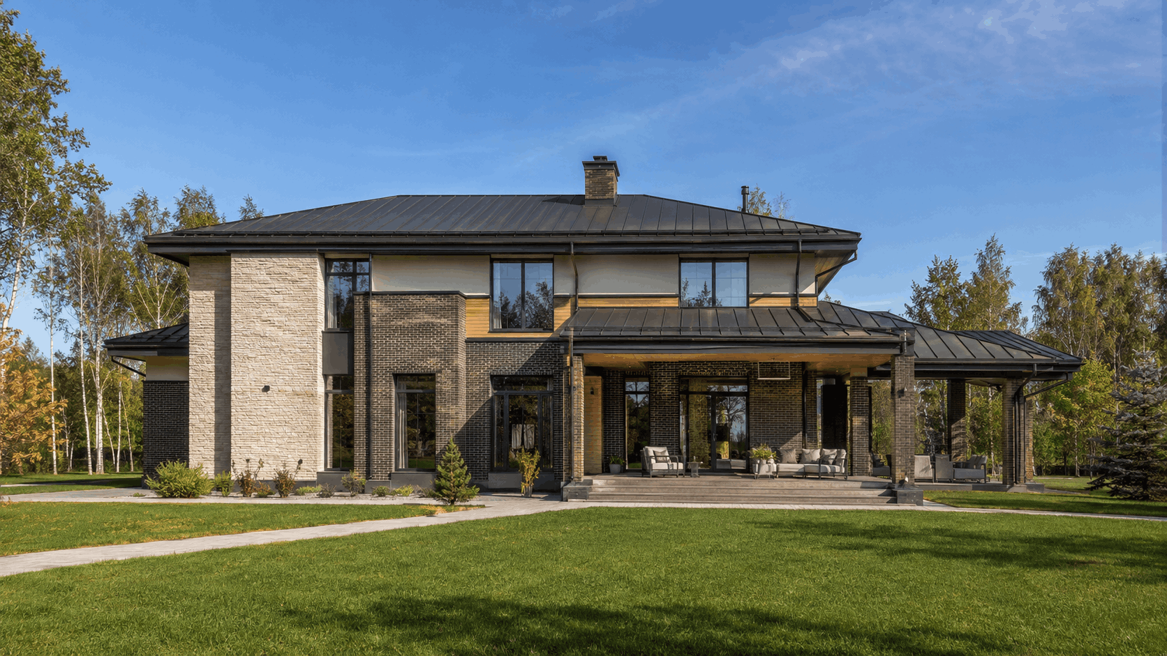 Estate Brick 182 — реальный дом из газобетона с кирпичом, камнем и террасой