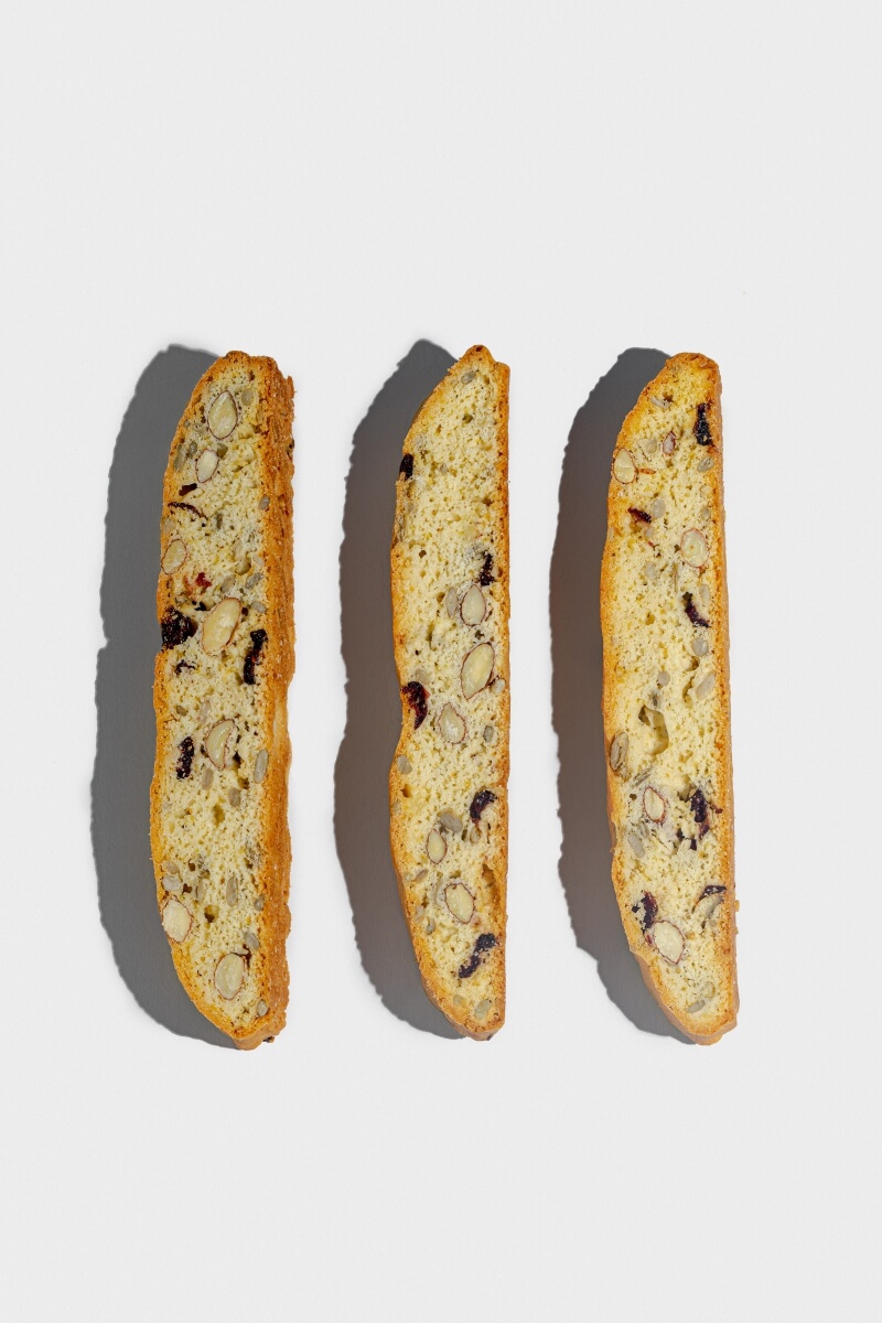 Кантучини‎» с миндалем и клюквой