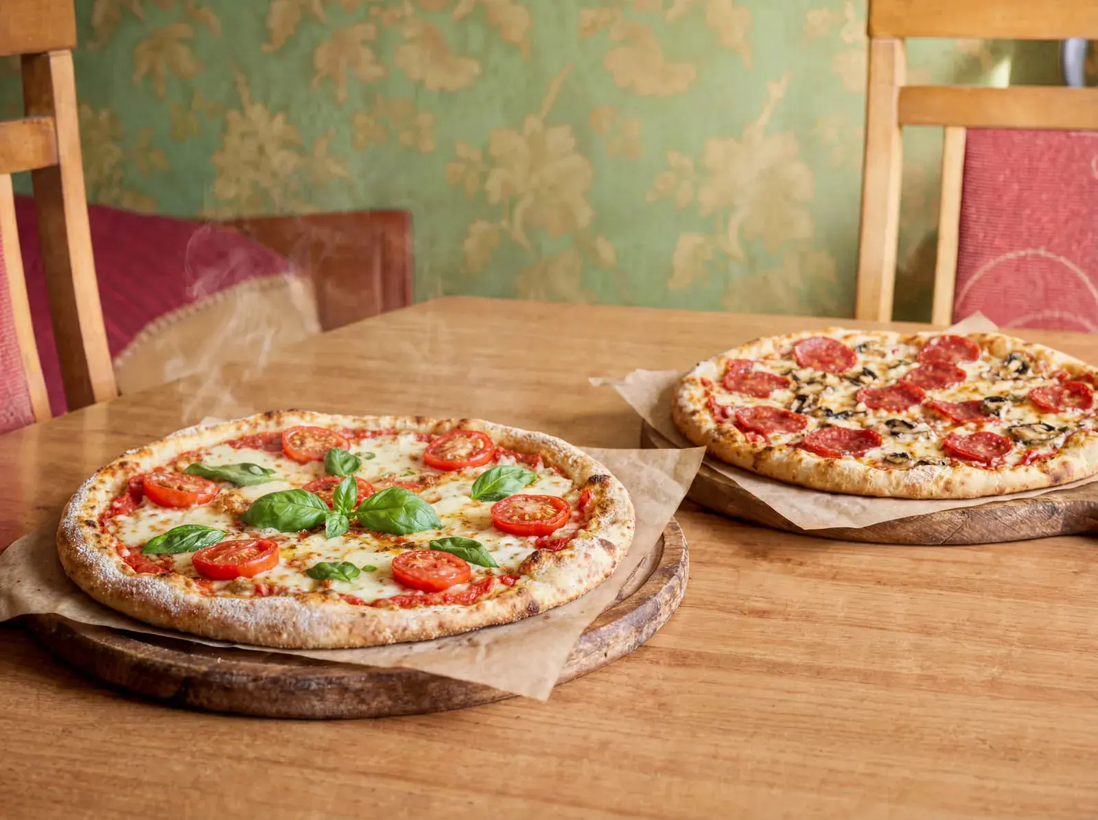 Доставка еды в номер — горячая пицца