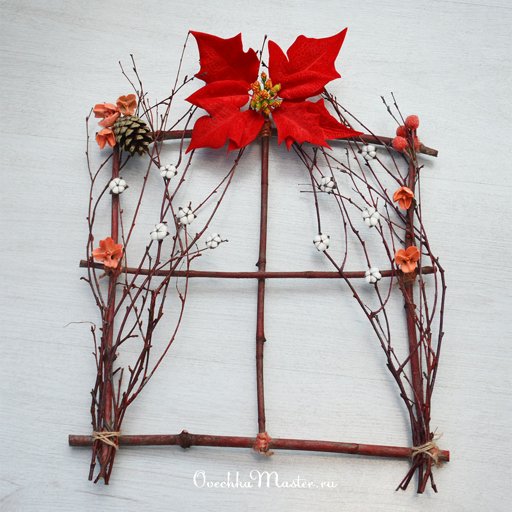 Зимнее декоративное окно № 3 (Пуансеттия и нежный хлопок)