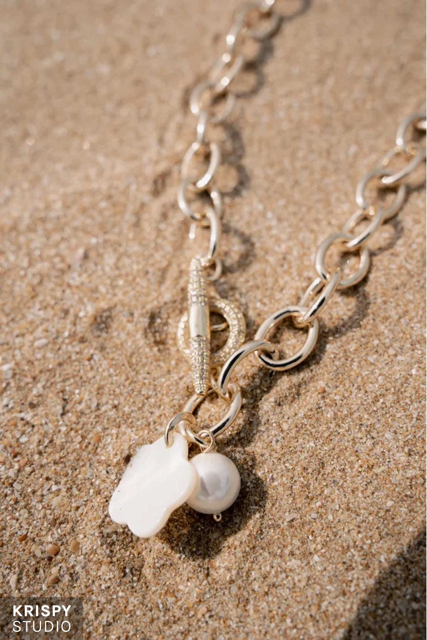 Фотосессия нежных женских украшений для брендаOCEAN STAR