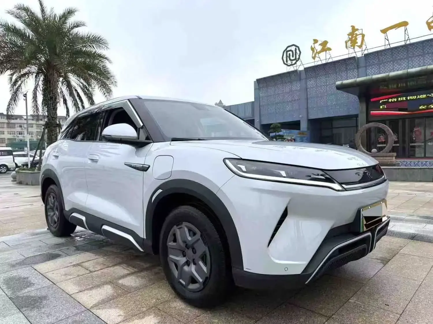 BYD Yuan Up 2024 электромобиль из Китая до 2 млн рублей