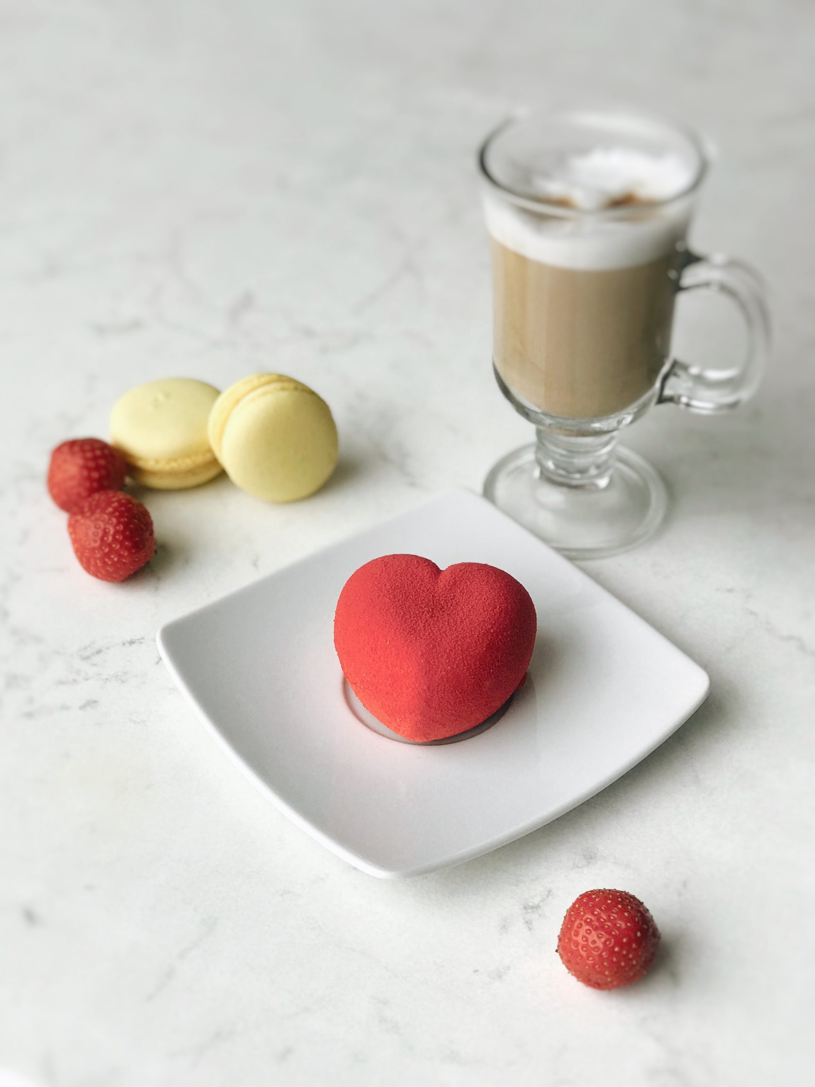 Пирожное "Сердце". Доставка по Волгограду и Волжскому