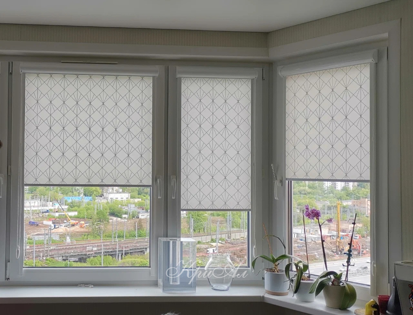 Купить кассетные рулонные шторы UNI и UNI2 на пластиковые окна в Москве ...