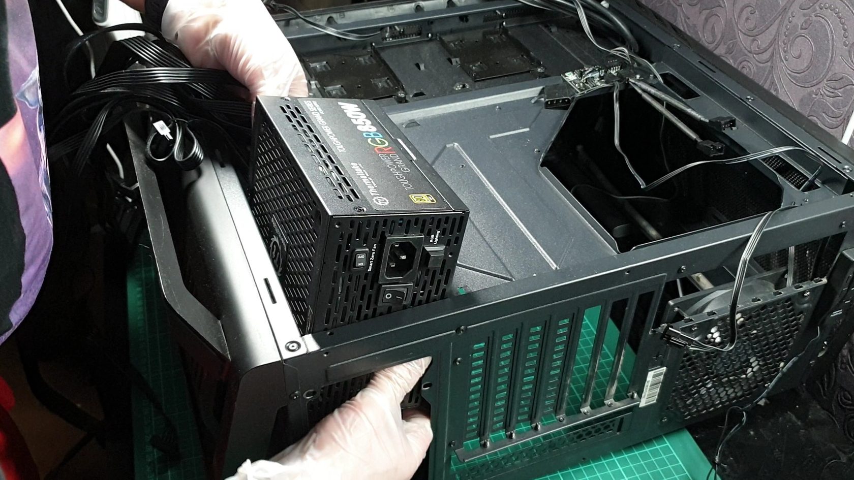 Установка блока питания в корпус