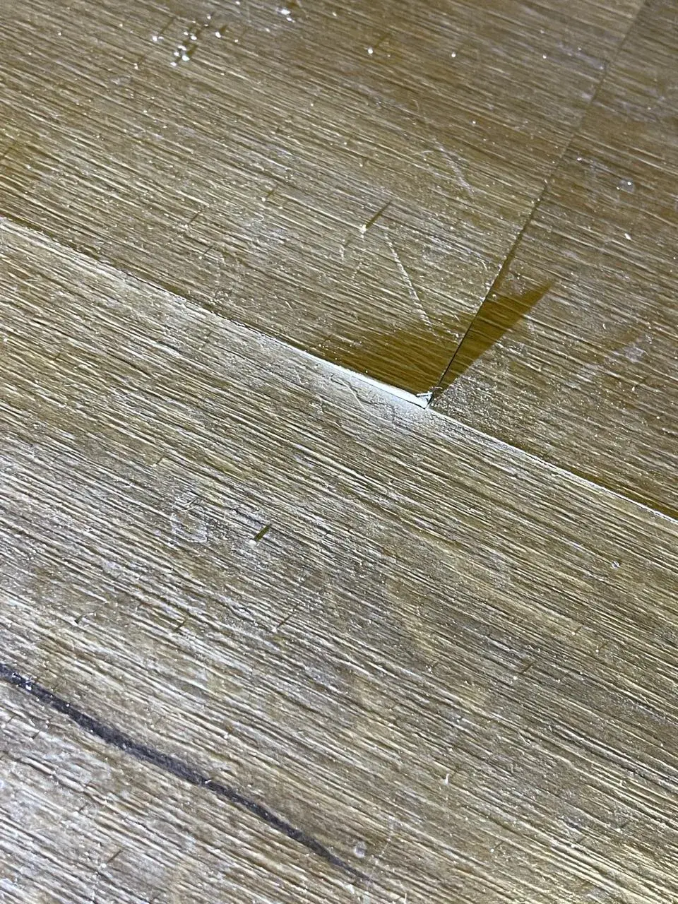 Вздутие плашек ламината