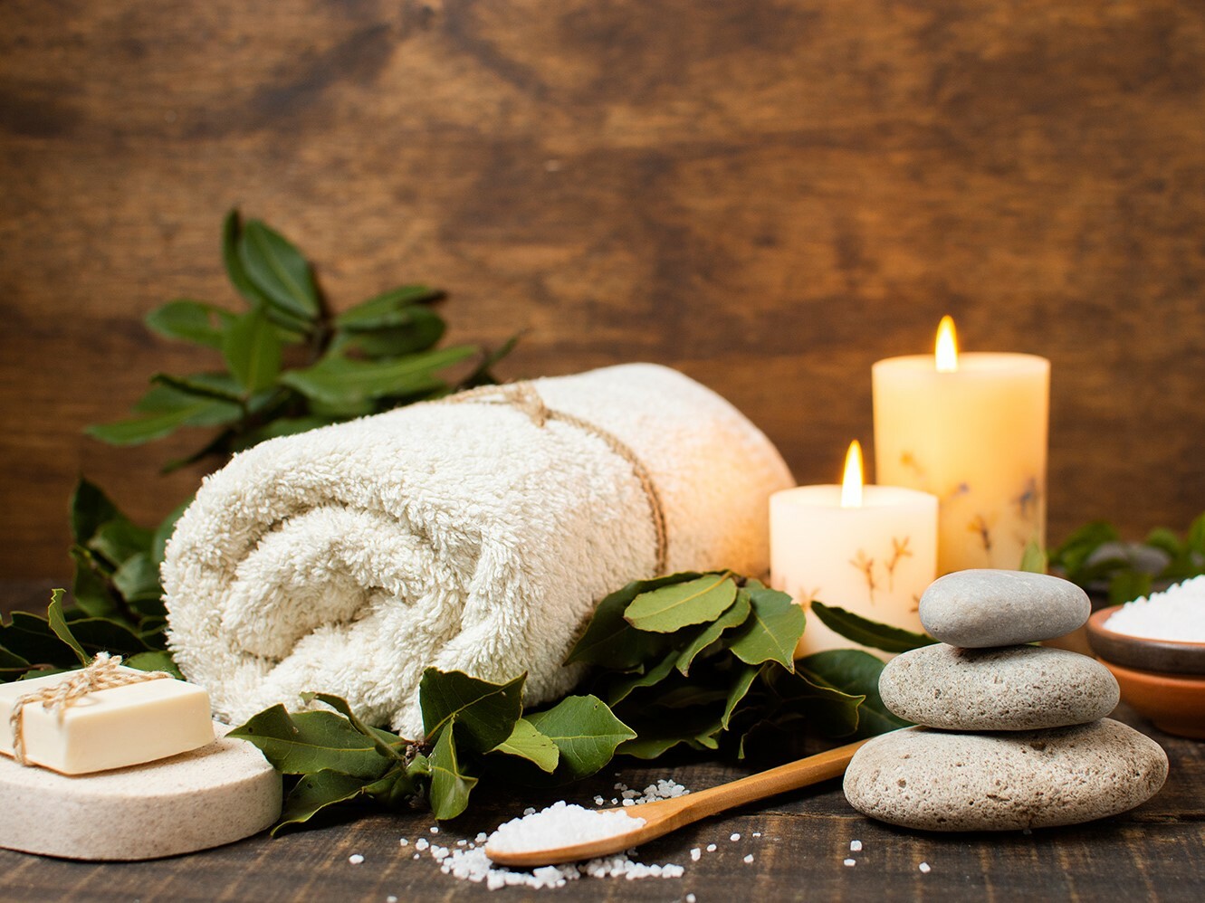 фото нанесения макияжа на лицо девушки 