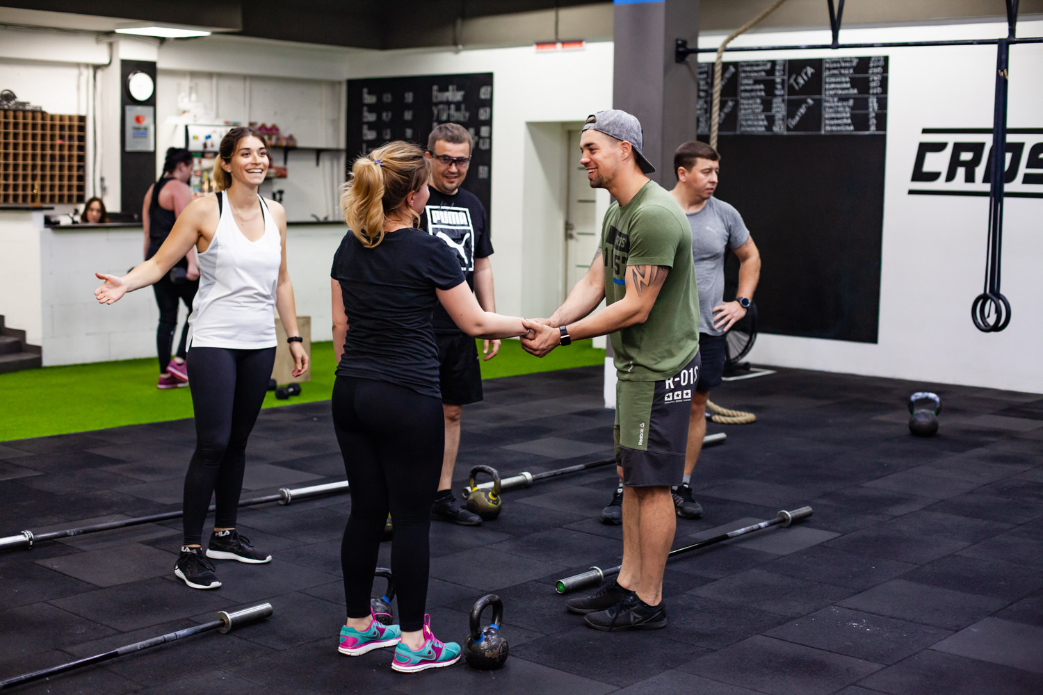 Азимут фитнес. CROSSBOX тренировка. Азимут фитнес Ярославль. CROSSBOX kontora, Новосибирск красный проспект. Кросс бокс контора Новосибирск.