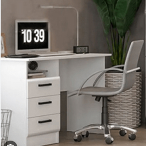 Офисная мебель в магазине Red Platz в Выборге