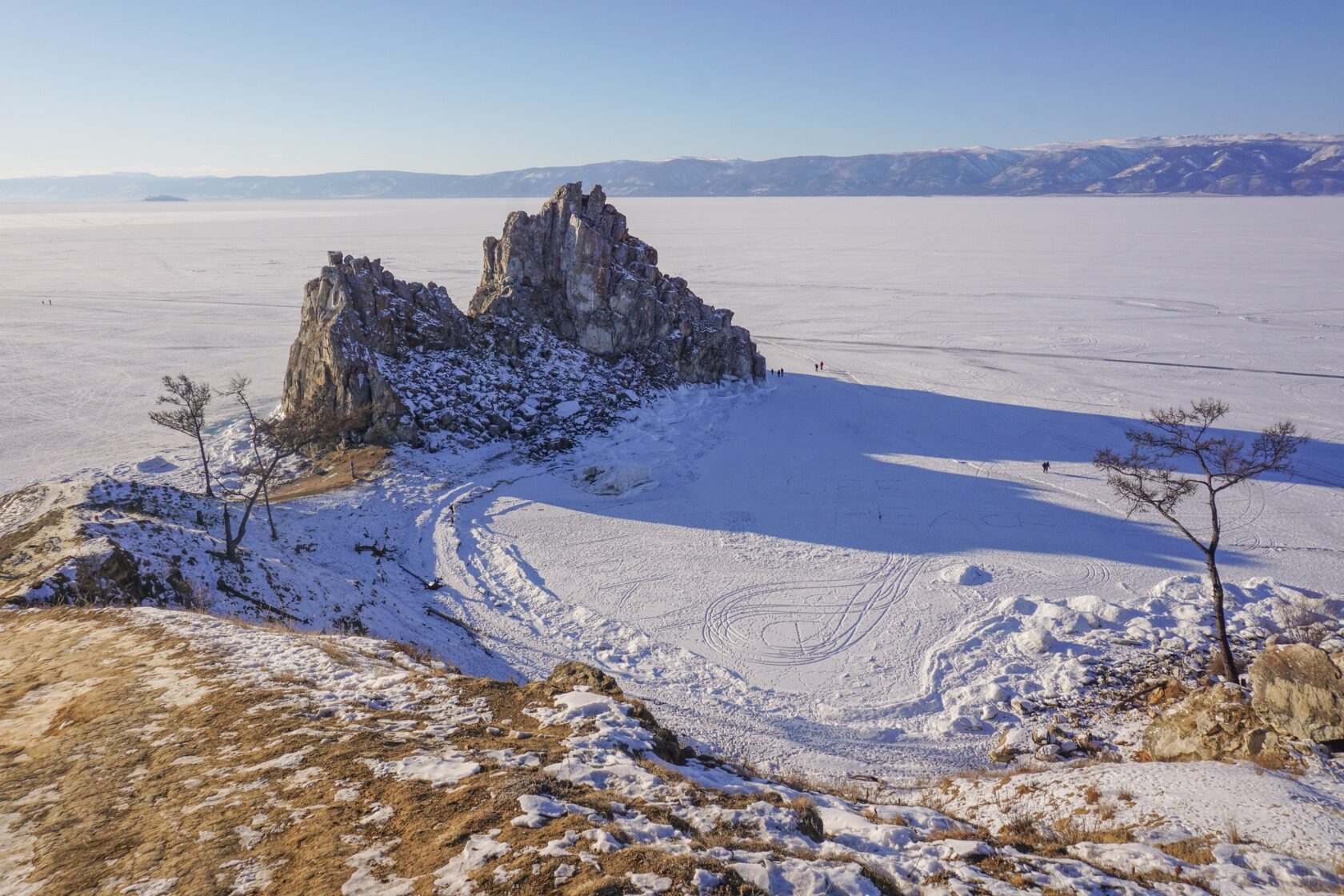 Мыс Бурхан замерзший Байкал