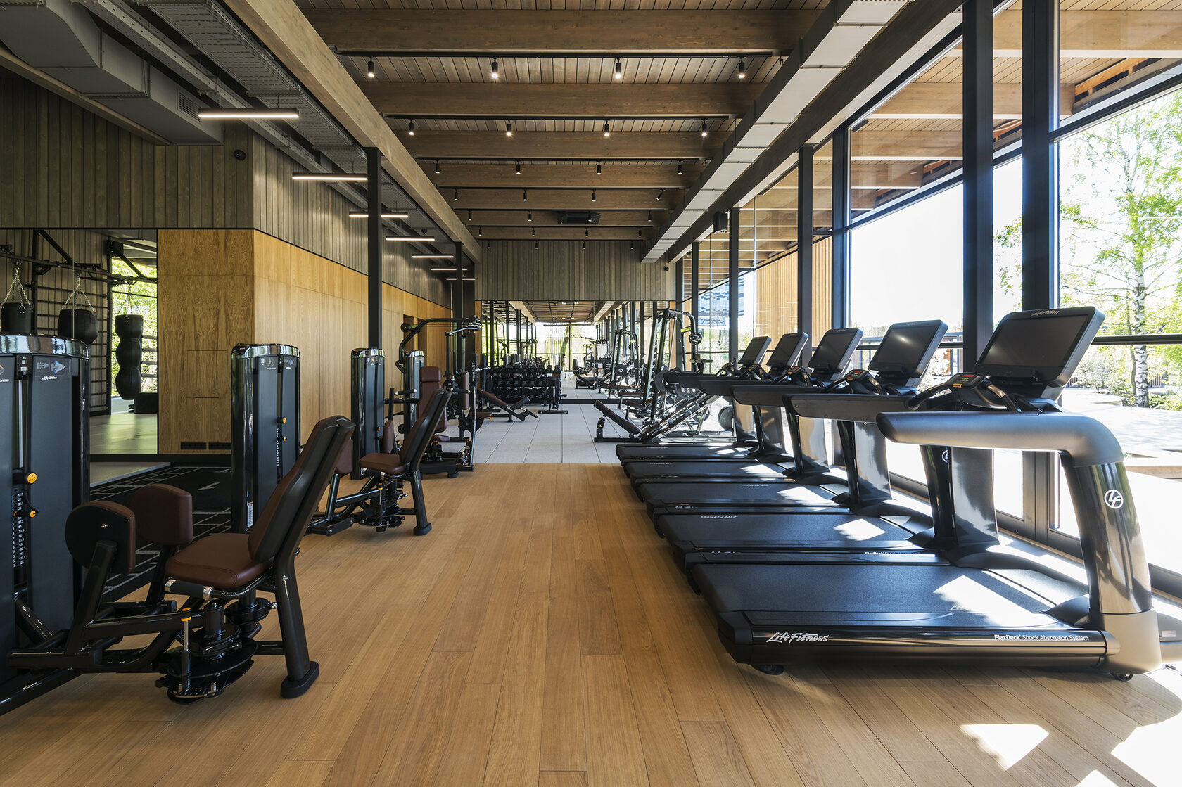 Life Fitness | Фитнес-оборудование для коммерческих залов