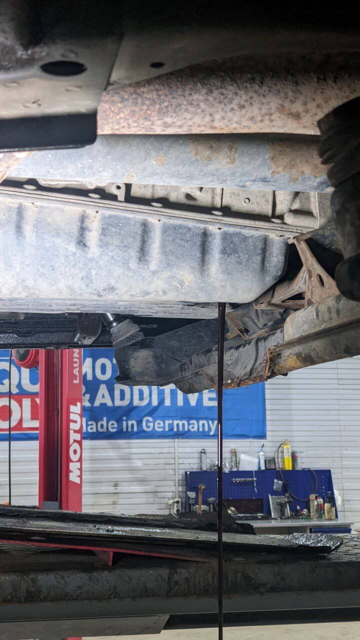 Откручиваем сливную пробку