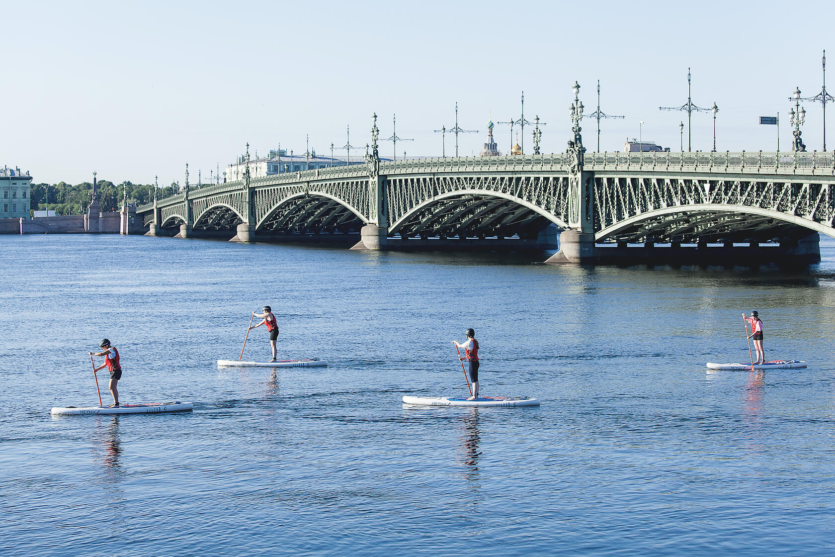 Отдыхая летом в петербурге. Яхтенный мост. Sup финский залив. Катание СПБ. Велосипедисты на яхтенном мосту.