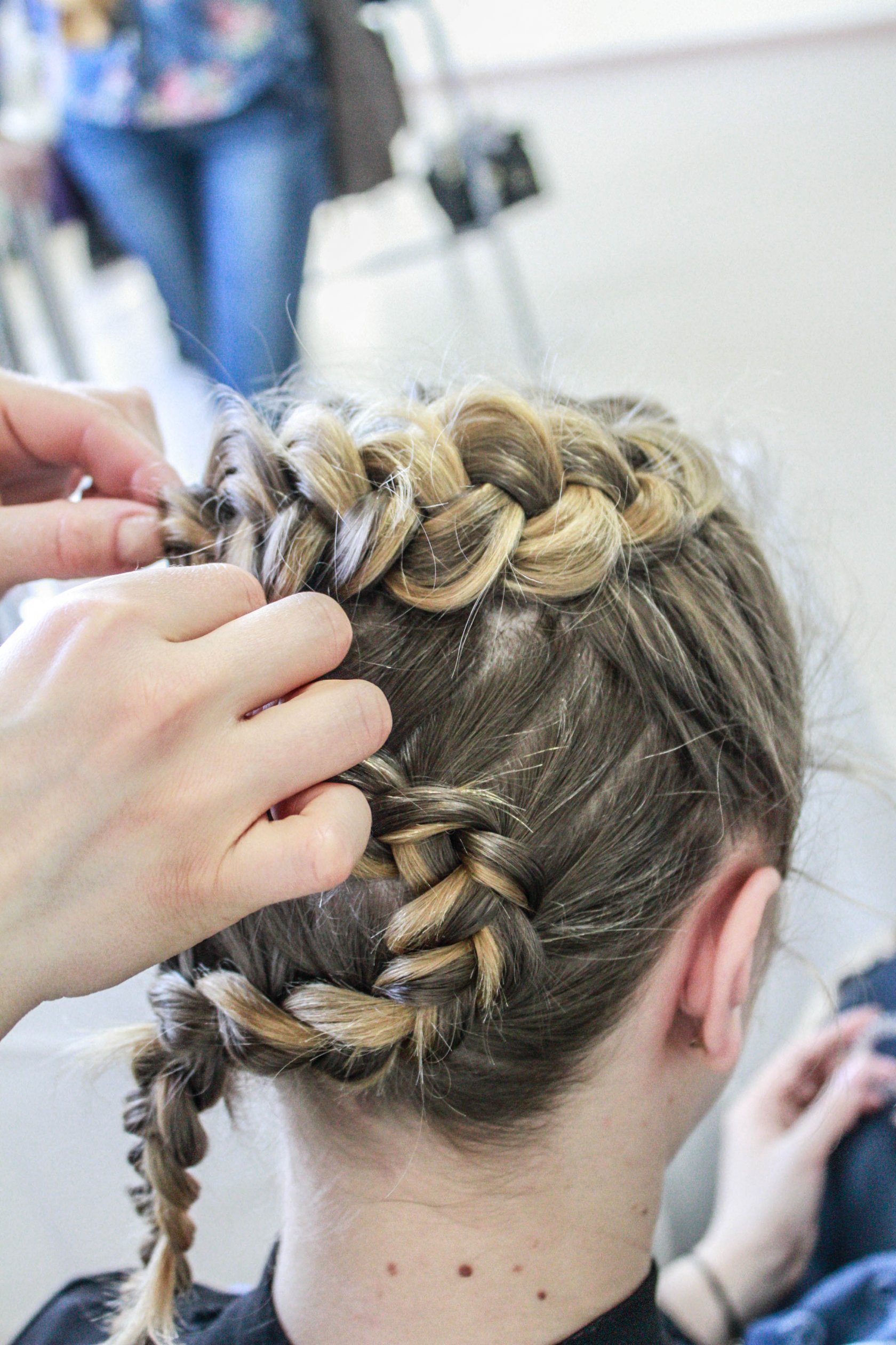 Как проводить мастер классы по плетению кос