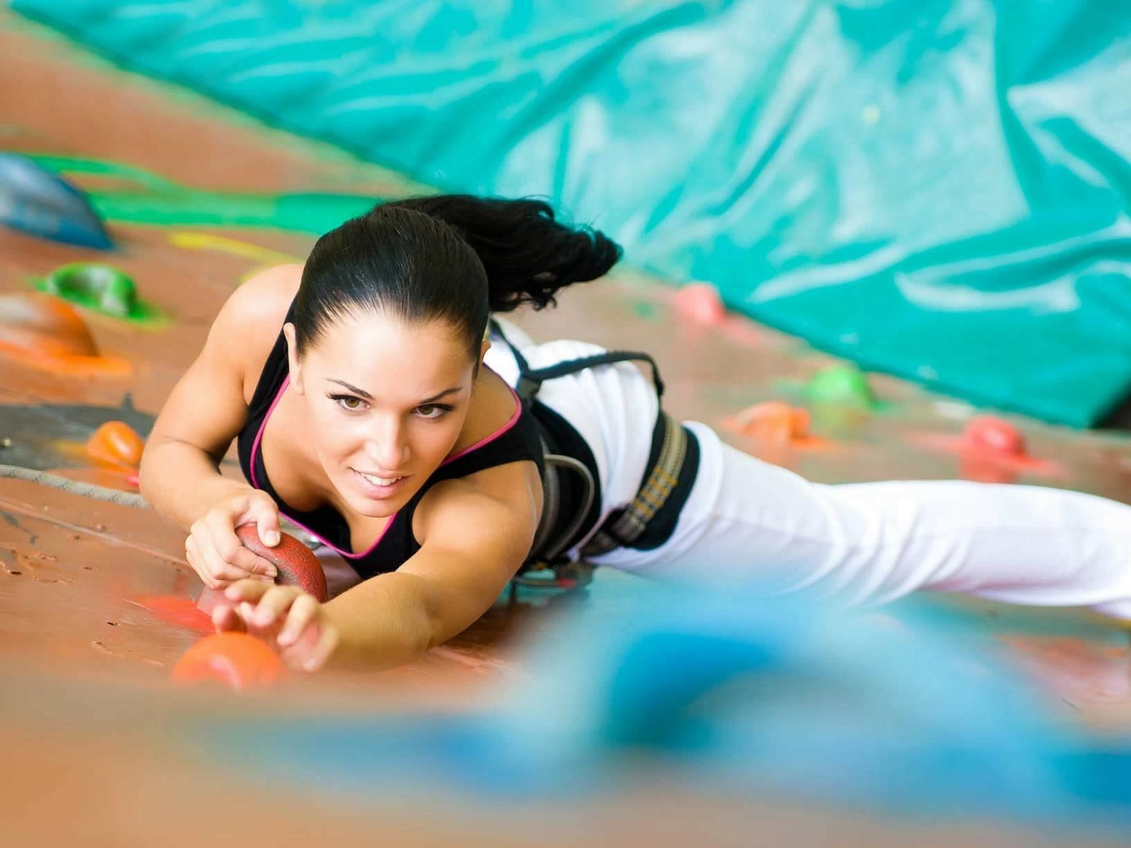 фото нанесения макияжа на лицо девушки 