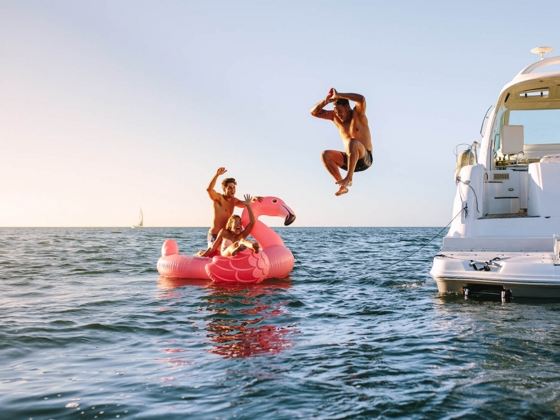 фото нанесения макияжа на лицо девушки 