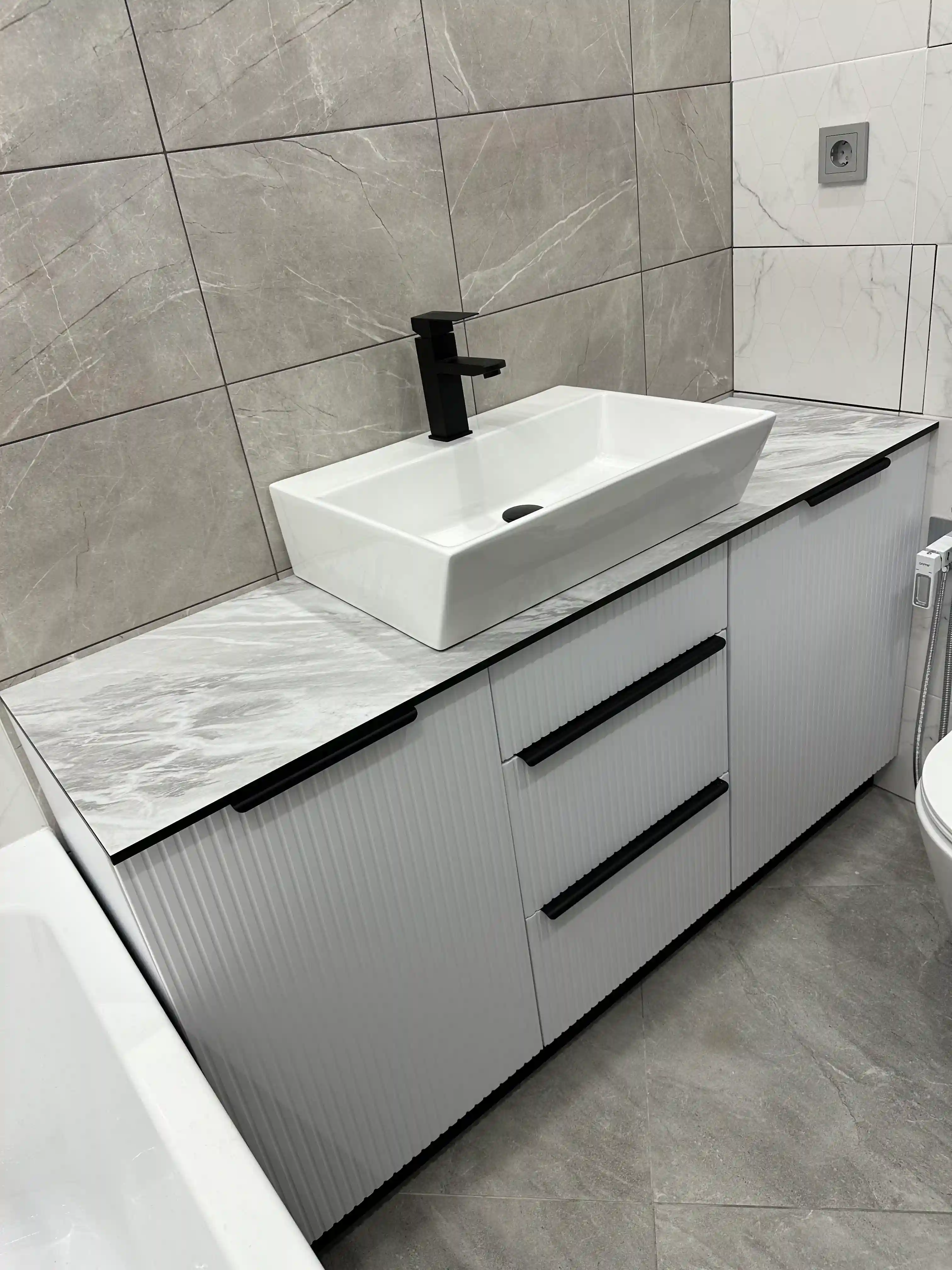 Мебель для ванных комнат и санузлов на заказ в Сургуте