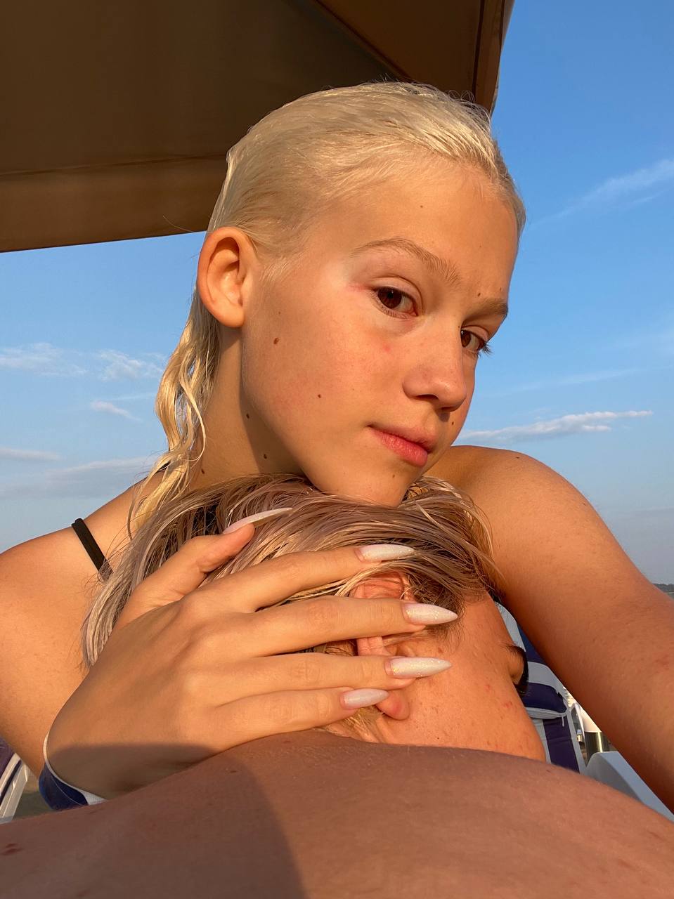 Ты меня прижимаешь