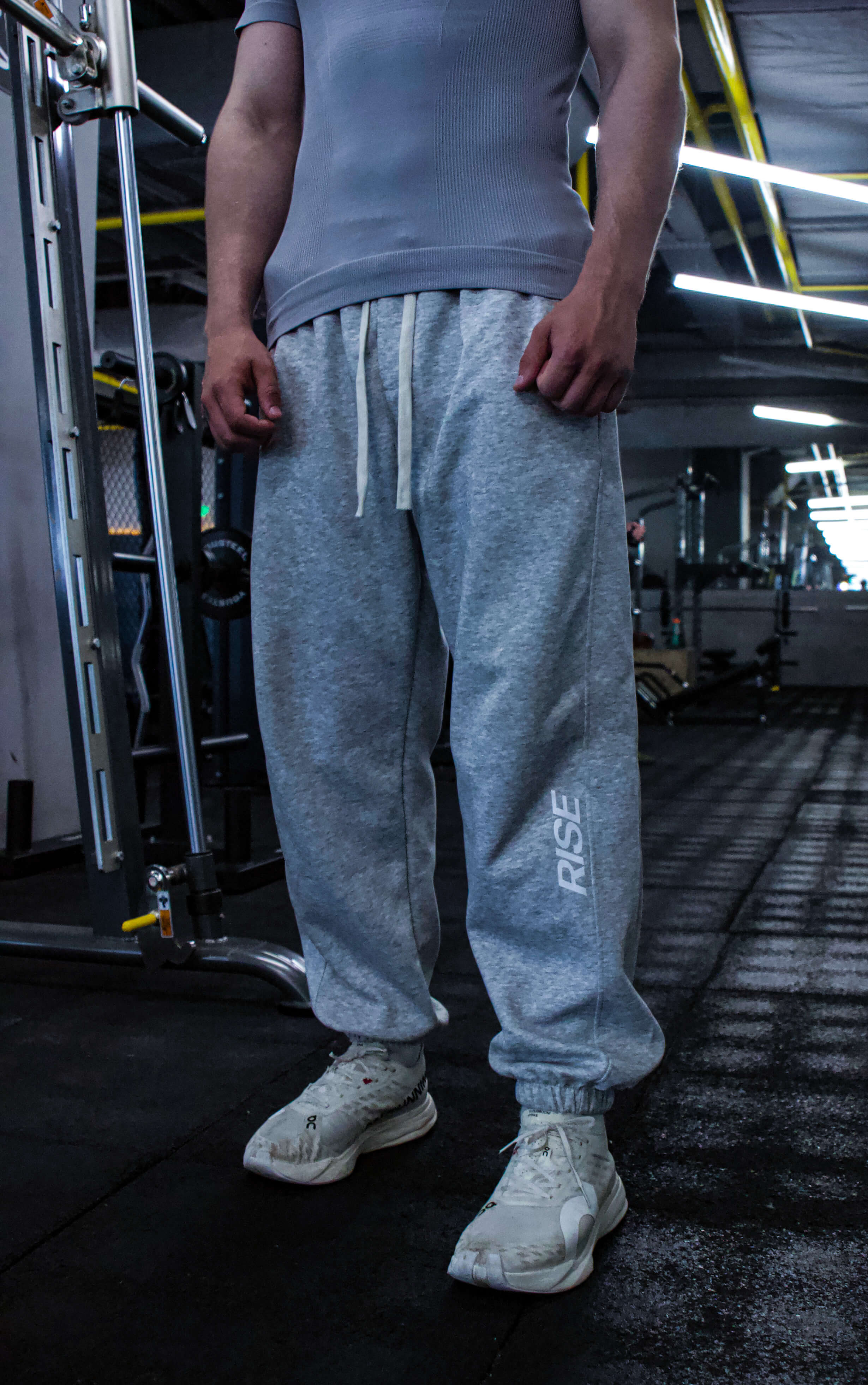 Спортивные штаны Rise серые — одежда для зала