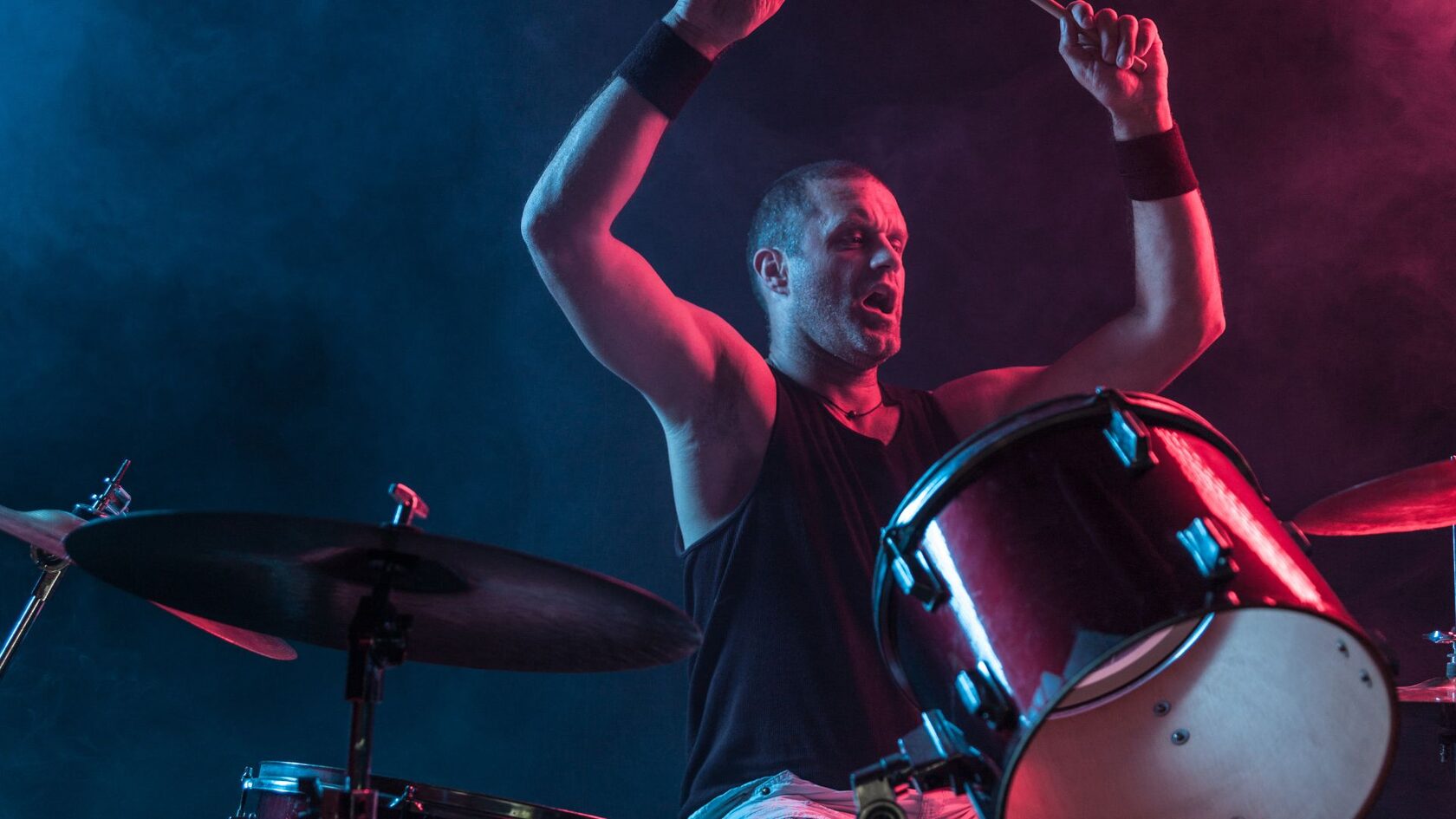 Взрослый барабанщик