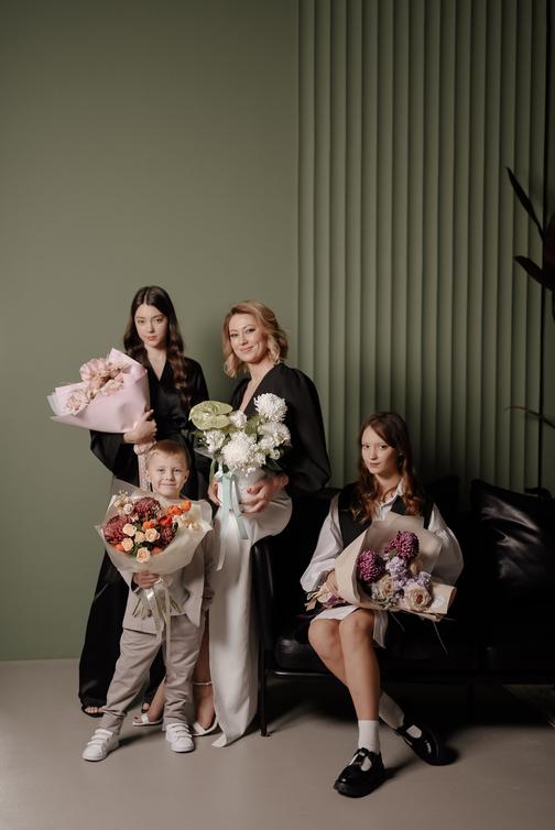 Доставка цветов Луховицы - купить букет роз на заказ с доставкой недорого