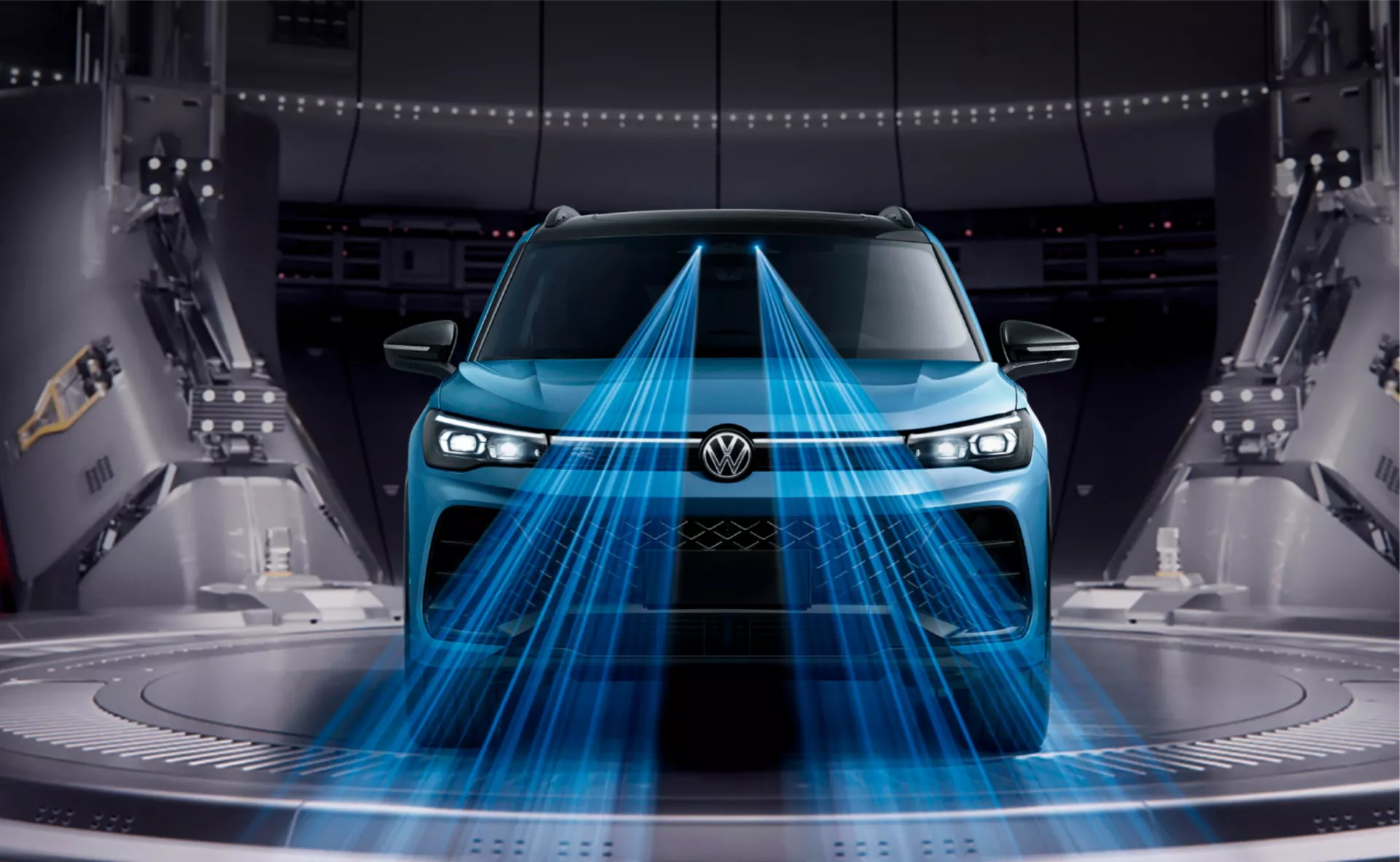 Volkswagen Tiguan L Pro — автомобиль для сравнения комплектаций AutoNDS