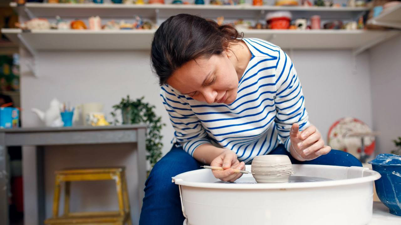 фото нанесения макияжа на лицо девушки 