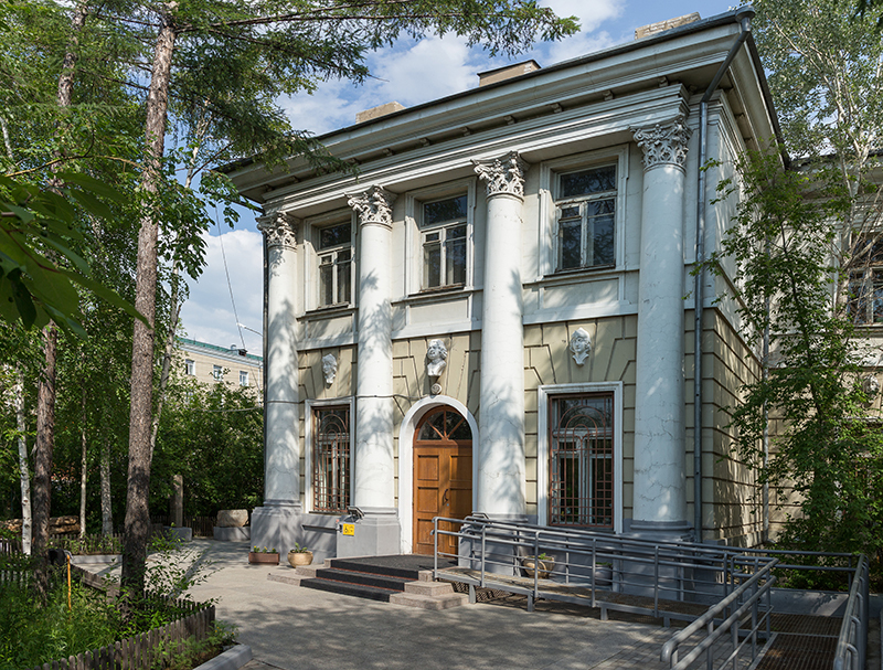 Фасад здания Забайкальского краевого краеведческого музея