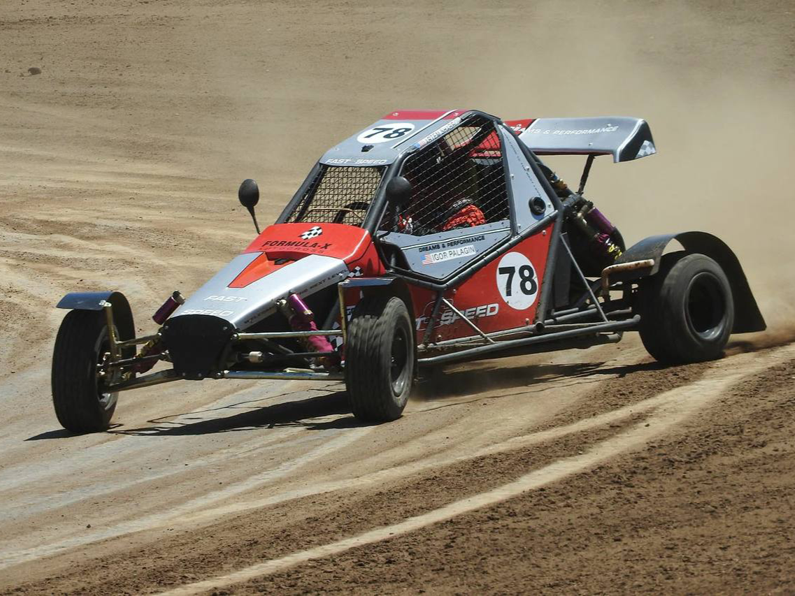 фото нанесения макияжа на лицо девушки 