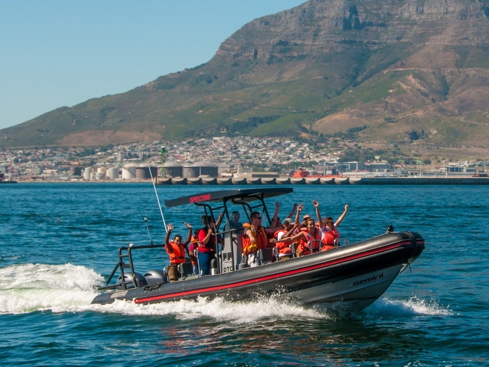 Скоростная лодка до 12 чел