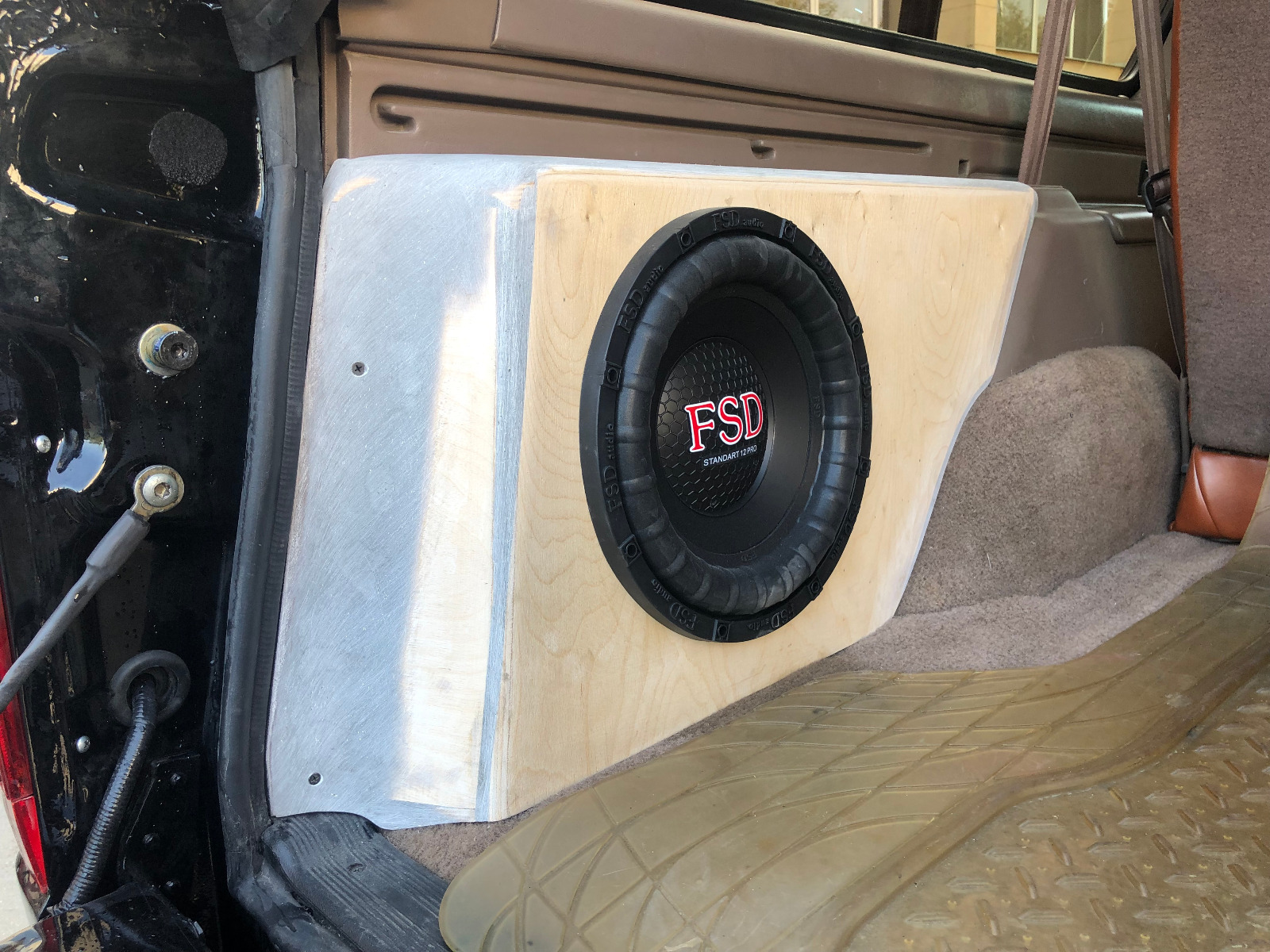 установка сабвуфера ford bronco