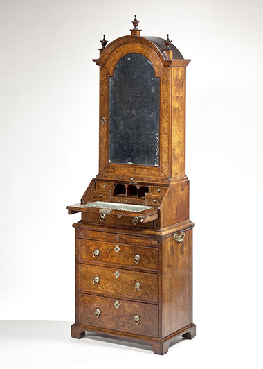 Секретер из грецкого ореха 1730 год