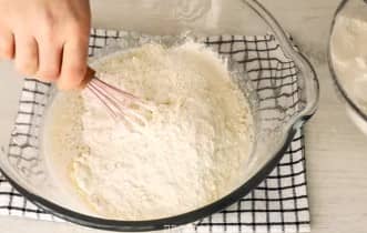 Приготовление осетинских пирогов с картошкой и сыром в духовке: шаг 6