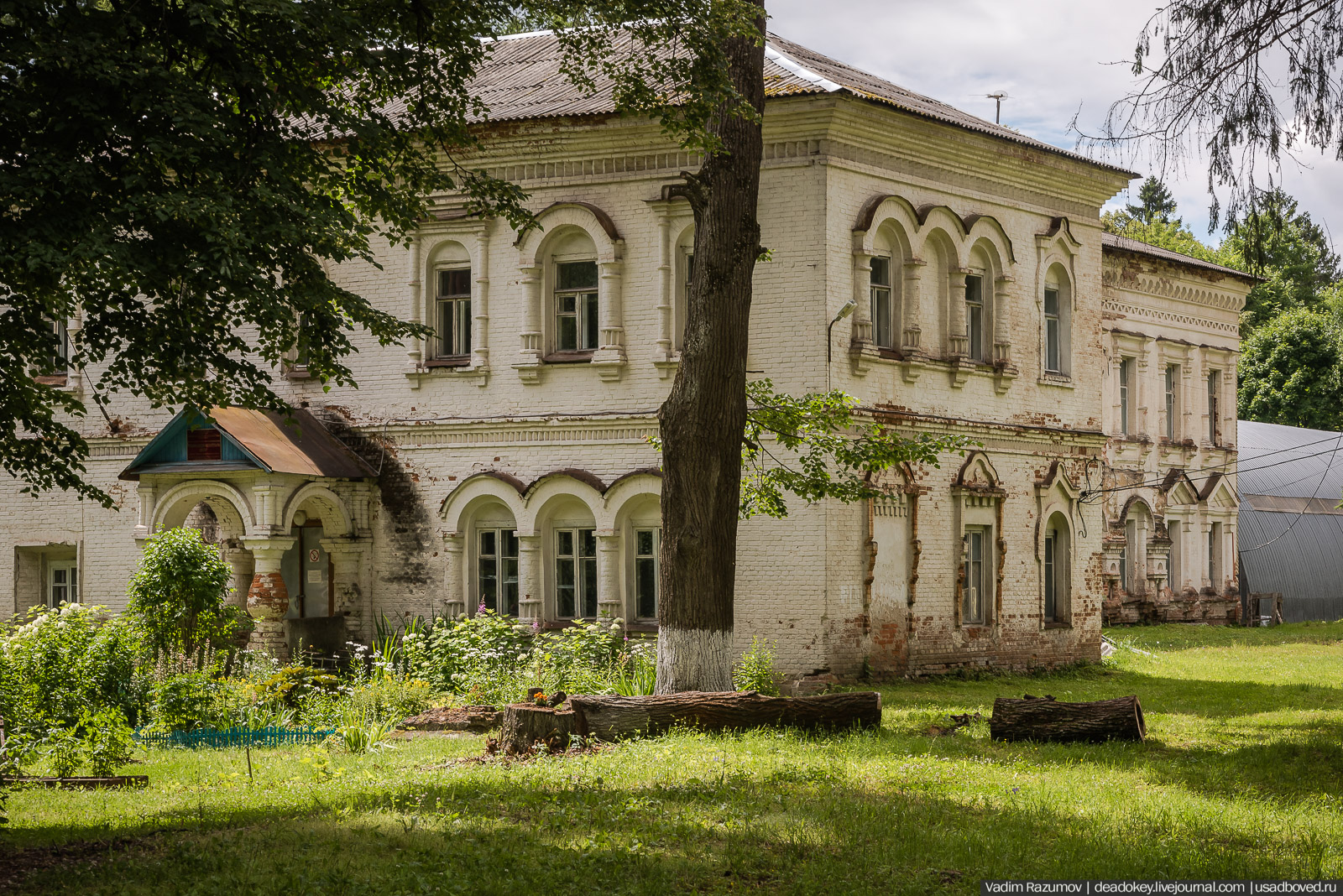 Усадьба якимовича в глубоком фото