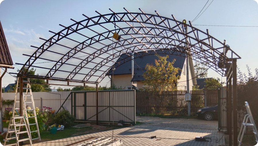 Монтаж арочного навеса