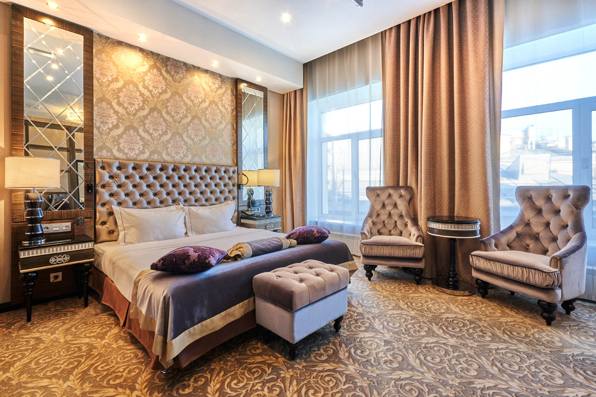DELUXE ROOM