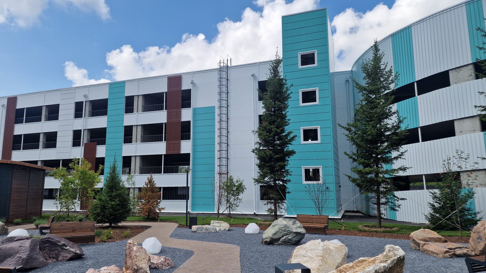 Автостоянка открытого типа по улице Островского