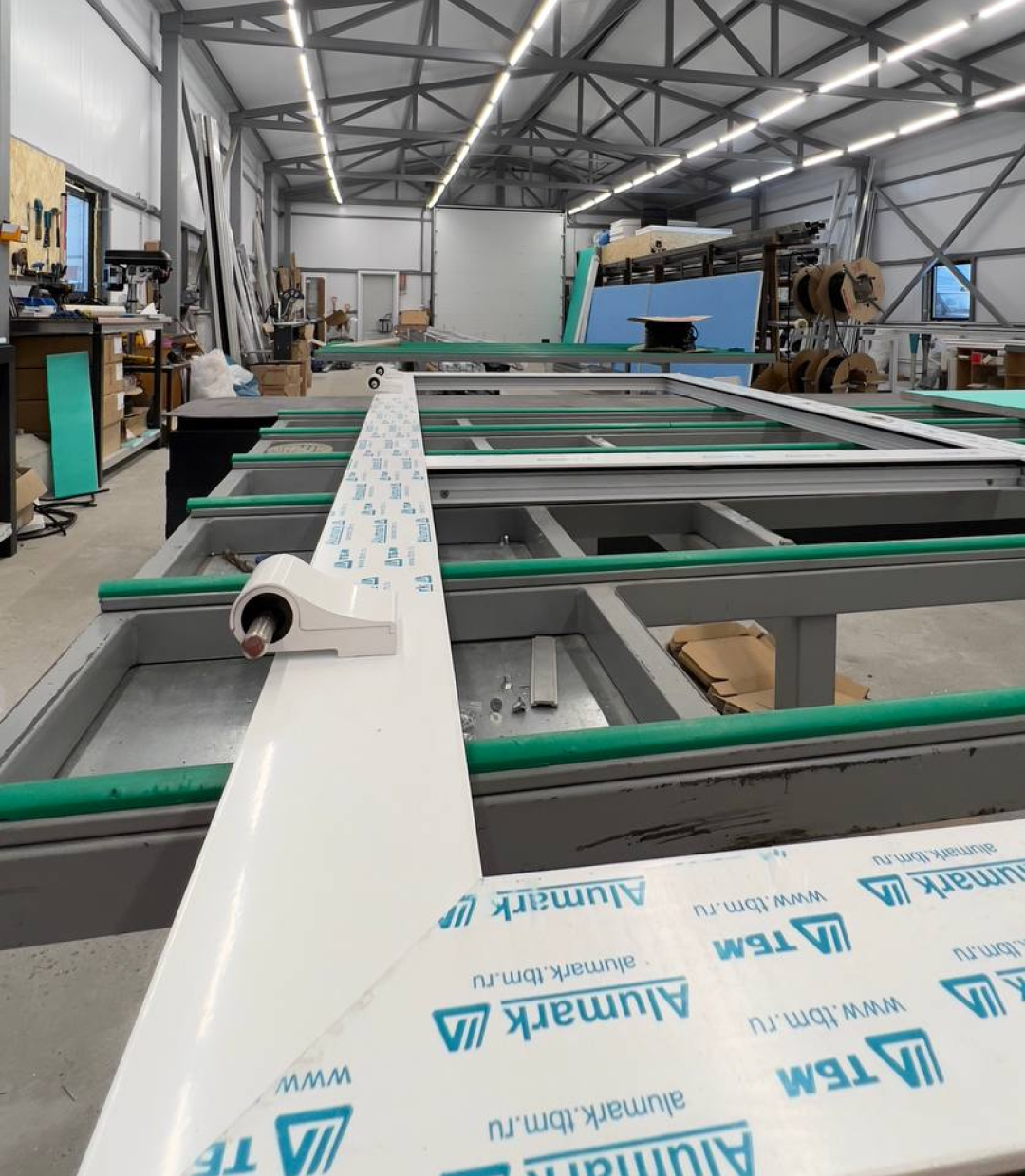 ЦЕХ 52 - Производство и монтаж алюминиевых конструкций: окна, двери ...