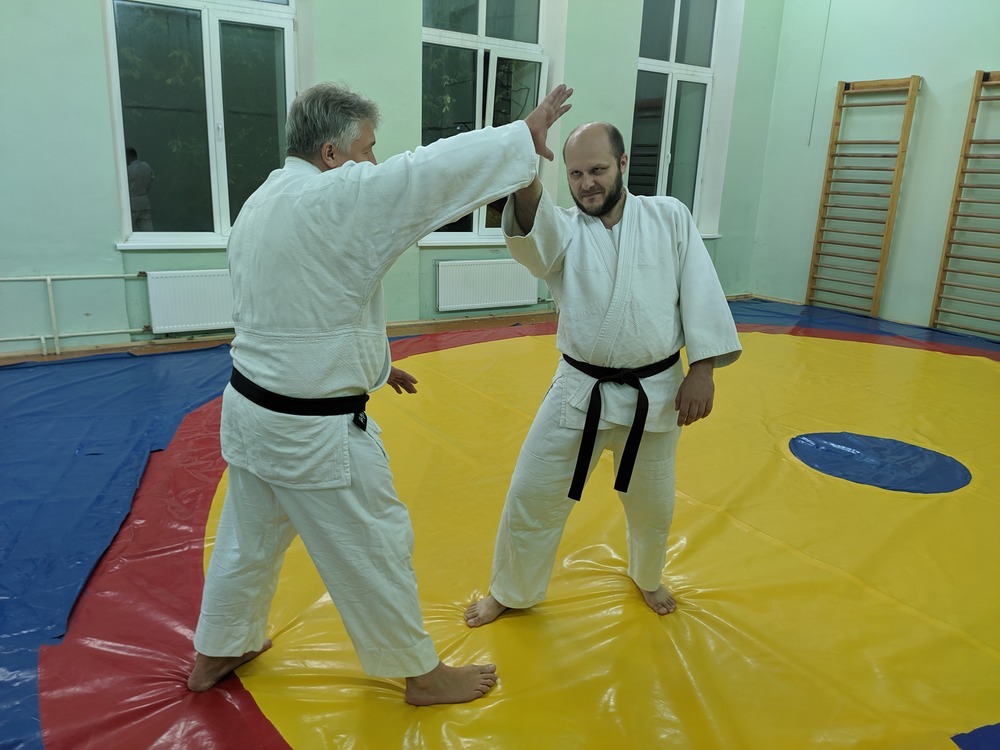 восточные боевые искусства дети. школа олимпийского каратэ. чи гун. школа восточных единоборств. мандзи шаолинь.