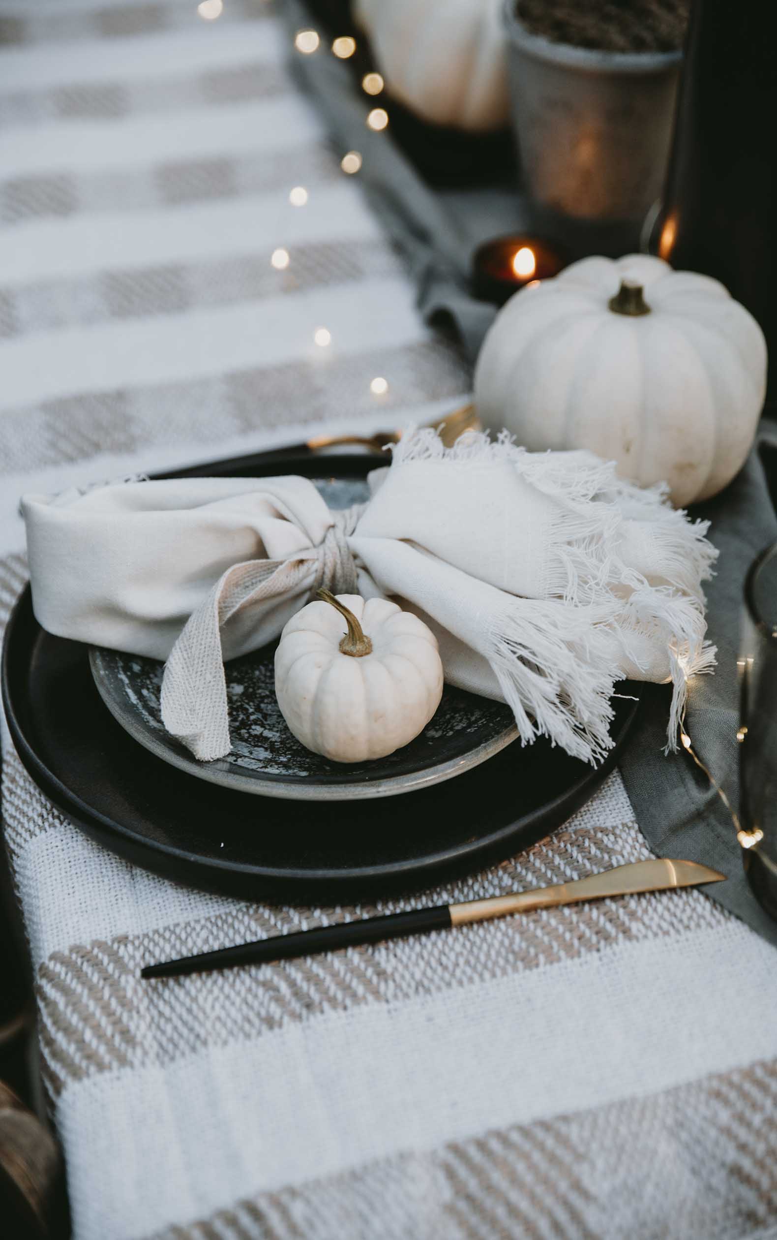 Декор стола осенью