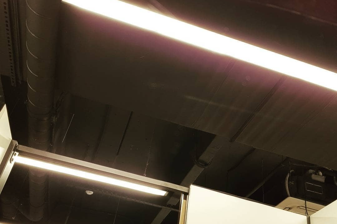 граффити на стекле после полировки Glass Gloss